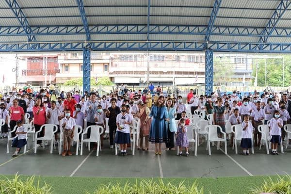 ภาพประกอบข่าว ลำดับที่ 5 จาก มอบทุนการศึกษาเพื่อชุดนักเรียนให้กับนักเรียนและข้าวสารเพื่อเป็นอาหารกลางวันให้กับสถานศึกษาในพื้นที่จังหวัดอุทัยธานี