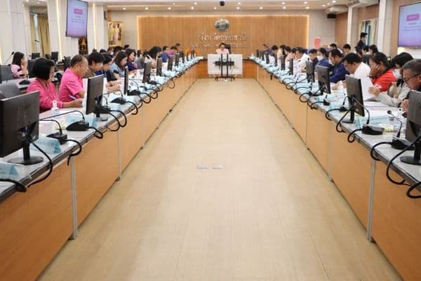 ภาพประกอบข่าว ลำดับที่ 1 จาก ประชุมคณะกรรมการขับเคลื่อนโครงการเฉลิมพระเกียรติพระบาทสมเด็จพระเจ้าอยู่หัว