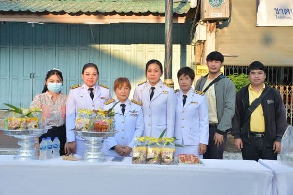 ภาพประกอบข่าว ลำดับที่ 4 จาก วมพิธีสวดพระพุทธมนต์และพิธีทำบุญตักบาตรถวายพระราชกุศล สมเด็จพระเจ้าตากสินมหาราช