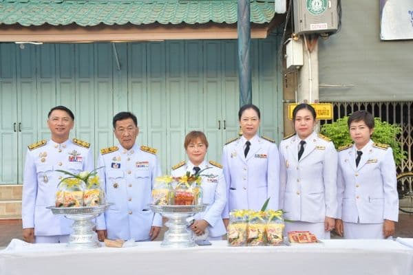 ภาพประกอบข่าว ลำดับที่ 5 จาก วมพิธีสวดพระพุทธมนต์และพิธีทำบุญตักบาตรถวายพระราชกุศล สมเด็จพระเจ้าตากสินมหาราช