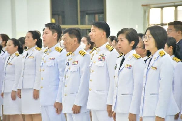 ภาพประกอบข่าว ลำดับที่ 2 จาก พิธีวางพานพุ่มดอกไม้ถวายพระราชสดุดี สมเด็จพระเจ้าตากสินมหาราช