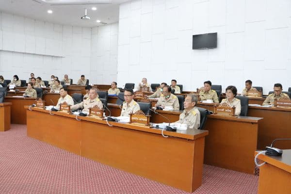 ภาพประกอบข่าว ลำดับที่ 8 จาก ประชุมสภาเทศบาลเมืองอุทัยธานี สมัยสามัญ สมัยแรก ประจำปี 2568