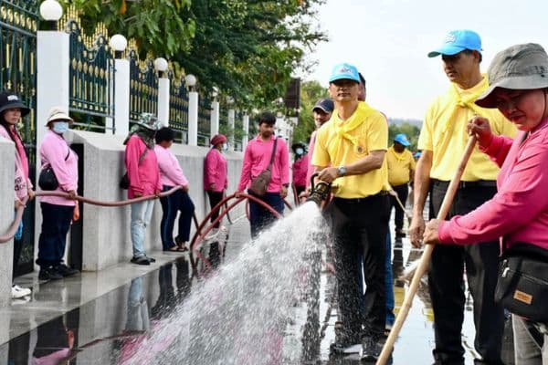 ภาพประกอบข่าว ลำดับที่ 2 จาก กิจกรรมจิตอาสาพัฒนา ทำความสะอาดทางเดินเลียบแม่น้ำสะแกกรัง