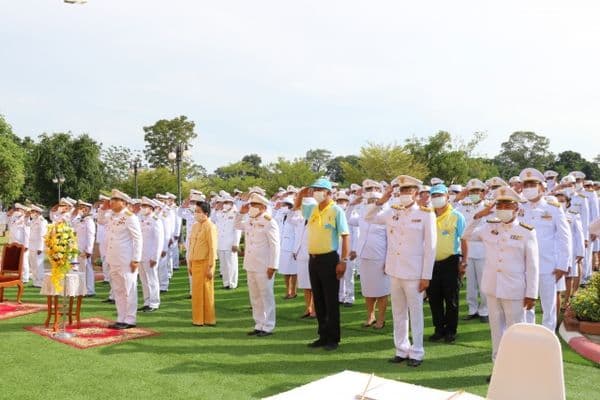 ภาพประกอบข่าว ลำดับที่ 3 จาก พิธีลงนามถวายพระพรชัยมงคล พร้อมกราบบังคมทูลถวายพระพรชัยมงคล