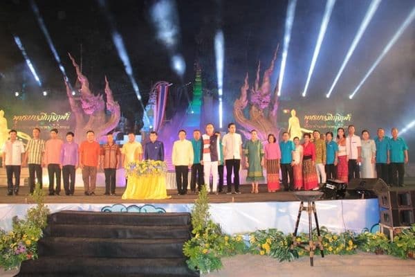 ภาพประกอบข่าว ลำดับที่ 3 จาก านประเพณีตักบาตรเทโว ประจำปี 2563