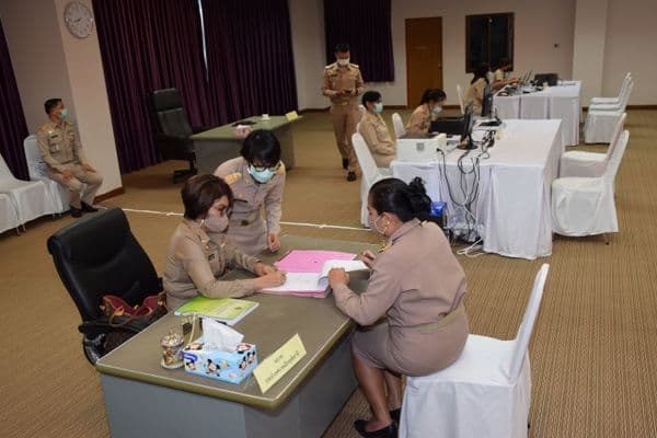 ภาพประกอบข่าว ลำดับที่ 1 จาก วันแรกรับสมัครรับเลือกตั้งสมาชิกสภาเทศบาลเมืองอุทัยธานีและนายกเทศมนตรีเมืองอุทัยธานี​