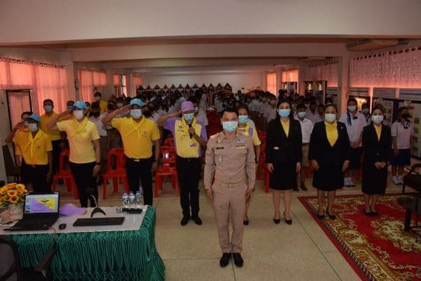 ภาพประกอบข่าว ลำดับที่ 2 จาก บรรยายหัวข้อ ความสำคัญของสถาบันพระมหากษัตริย์กับประเทศไทย ให้แก่นักเรียนโรงเรียนชุมชนเทศบาลวัดมณีสถิตกปิฎฐาราม