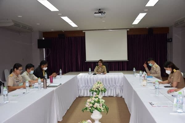 ภาพประกอบข่าว ลำดับที่ 4 จาก ประชุมคณะทำงานศูนย์ปฏิบัติการควบคุมโรคเทศบาลเมืองอุทัยธานี