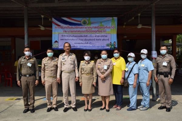ภาพประกอบข่าว ลำดับที่ 4 จาก ตรวจเยี่ยมศูนย์ประสานงานการเลือกตั้งเทศบาลเมืองอุทัยธานี