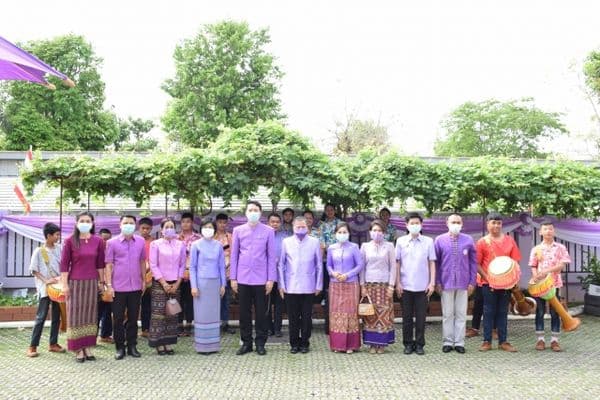 ภาพประกอบข่าว ลำดับที่ 12 จาก ร่วมพิธิเปิดและลงนามถวายพระพรสมเด็จพระกนิษฐาธิราชเจ้า