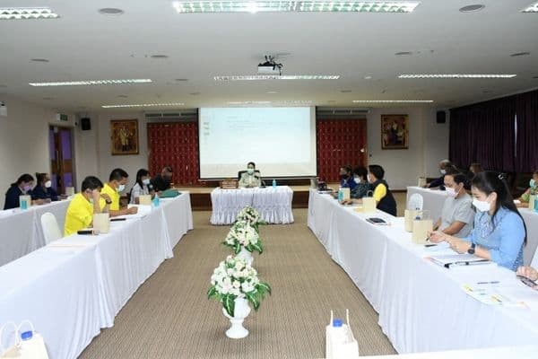 ภาพประกอบข่าว ลำดับที่ 3 จาก ประชุมคณะกรรมการแก้ไขปัญหาที่อยู่อาศัยที่ดินทำกินและเมืองคุณภาพชีวิตฯ กับ พอช.