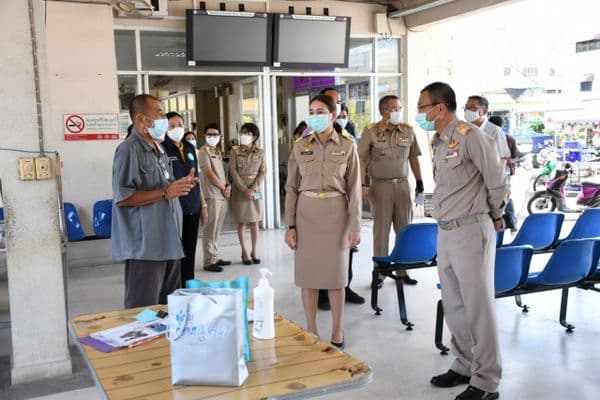 ภาพประกอบข่าว ลำดับที่ 4 จาก ลงพื้นที่พร้อมด้วยผู้ว่าราชการจังหวัดอุทัยธานี และหัวหน้าส่วนราชการจังหวัดอุทัยธานีเขตควบคุมตลาดเกษตร และประชุมติดตามสถานที่กักตัวของจังหวัดอุทัยธานี