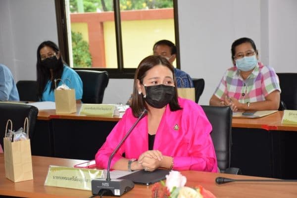 ภาพประกอบข่าว ลำดับที่ 3 จาก ร่วมประชุมคณะกรรมการจัดงานผ้าสืบสาน อนุรักษ์ศิลปะผ้าถิ่น ดำรงไว้ในแผ่นดินอุทัยธานี อุทัยธานีดี ของดีอยู่ที่ผ้า ครั้งที่ ๒ จังหวัดอุทัยธานี