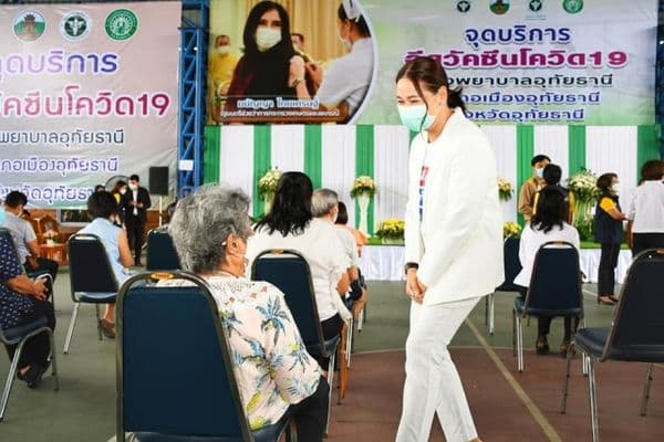 ภาพประกอบข่าว ลำดับที่ 18 จาก พิธีเปิด Kick Off ฉีดวัคซีนป้องกัน covid-19 ของจังหวัดอุทัยธานี