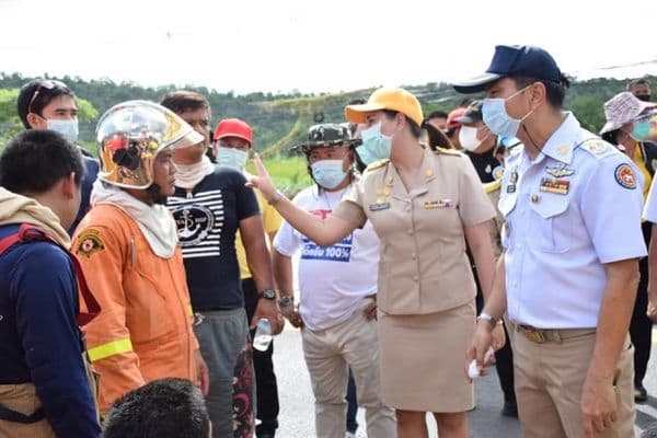 ภาพประกอบข่าว ลำดับที่ 5 จาก สั่งการงานป้องกันเทศบาลเมืองอุทัยธานี ร่วมกับหลายหน่วยงาน ระงับเหตุเพลิงไหม้ร้านบิ๊กวัน