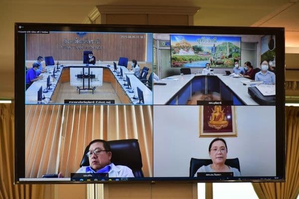 ภาพประกอบข่าว ลำดับที่ 2 จาก ร่วมประชุม War Room ตอบโต้ ติดตามประเมินสถานการณ์ และหารือในการแก้ไขปัญหากา​รแพร่ระบาด​ของ​โร​คติดเชื้อไ​วรัสโคโรนา​ 2019​ (COVID-​ 19)