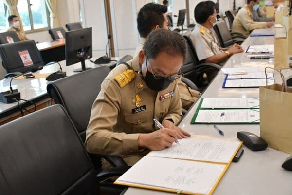ภาพประกอบข่าว ลำดับที่ 6 จาก ร่วมประชุมคณะกรรมการจัดการสิ่งปฏิกูลและมูลฝอยจังหวัดอุทัยธานี