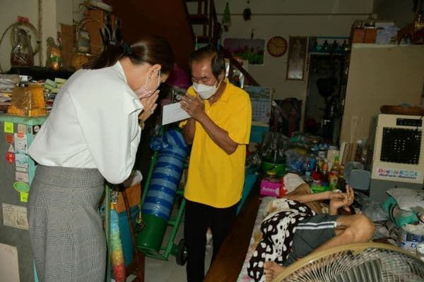 ภาพประกอบข่าว ลำดับที่ 5 จาก ตรวจเยี่ยมบ้านผู้ป่วยโรคมะเร็งในเขตเทศบาลเมืองอุทัยธานี