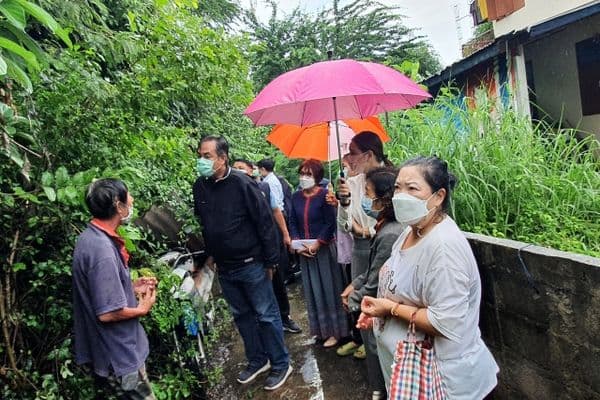 ภาพประกอบข่าว ลำดับที่ 1 จาก งพื้นที่ตรวจเยี่ยมบ้านประชาชนชุมชนที่ 2 พิชัยสวรรค์