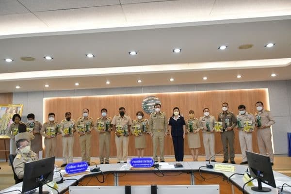 ภาพประกอบข่าว ลำดับที่ 6 จาก ประชุมคณะกรมการจังหวัด และหัวหน้าส่วนราชการจังหวัดอุทัยธานี ครั้งที่ 8/2564