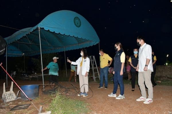 ภาพประกอบข่าว ลำดับที่ 9 จาก ลงพื้นที่ตรวจเยี่ยมบ้านเรือนประชาชนที่น้ำท่วมขัง พร้อมทั้งมอบถุงยังชีพเพื่อบรรเทาความเดือดร้อนเบื้องต้น
