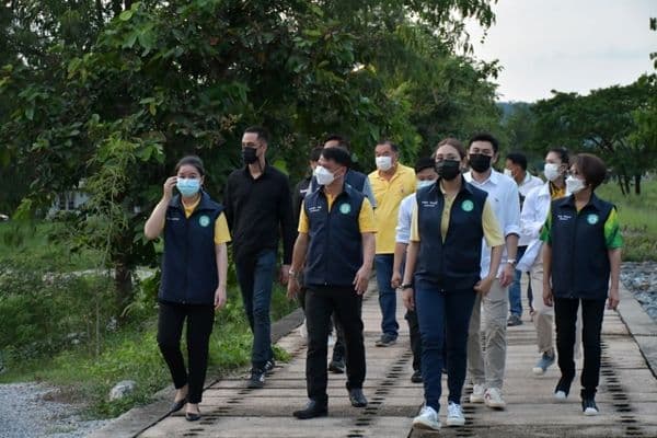 ภาพประกอบข่าว ลำดับที่ 26 จาก ลงพื้นที่ตรวจเยี่ยมบ้านเรือนประชาชนที่น้ำท่วมขัง พร้อมทั้งมอบถุงยังชีพเพื่อบรรเทาความเดือดร้อนเบื้องต้น