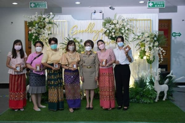 ภาพประกอบข่าว ลำดับที่ 9 จาก เทศบาลเมืองอุทัยธานีแสดงมุฑิตาจิตแด่ผู้เกษียณอายุราชการและผู้ลาออกจากราชการ