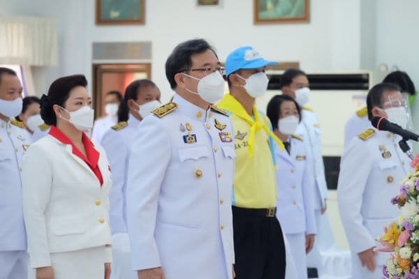 ภาพประกอบข่าว ลำดับที่ 3 จาก ร่วมพิธีวางพวงมาลาถวายราชสักการะพระบาทสมเด็จพระจอมเกล้าเจ้าอยู่หัว รัชกาลที่ 4 เนื่องในวันคล้ายวันสวรรคต
