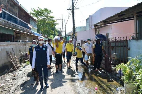 ภาพประกอบข่าว ลำดับที่ 35 จาก งพื้นที่ตรวจเยี่ยมให้กำลังใจและมอบถุงยังชีพ เพื่อบรรเทาความเดือดร้อนให้กับประชาชนหมู่บ้านวังยาง และหมู่บ้านชนากานต์