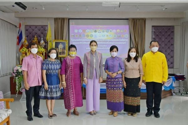 ภาพประกอบข่าว ลำดับที่ 11 จาก ร่วมพิธีเปิดและลงนามบันทึกข้อตกลงความร่วมมือ โครงการประชุมภาคีเครือข่ายและจัดทำแผนบูรณาการการดำเนินงาน ตามพระราชดำริ สมเด็จพระกนิษฐาธิราชเจ้า กรมสมเด็จพระเทพรัตนราชสุดาฯ สยามบรมราชกุมารี ประจำปีงบประมาณ 2565