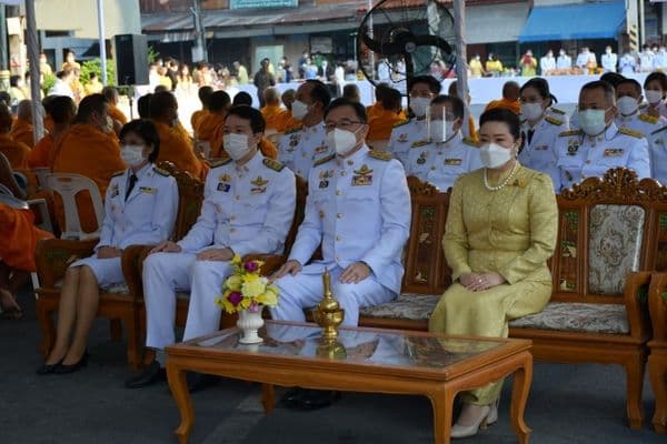 ภาพประกอบข่าว ลำดับที่ 8 จาก กิจกรรมเนื่องในวันคล้ายวันพระบรมราชสมภพ พระบาทสมเด็จพระบรมชนกาธิเบศร มหาภูมิพลอดุลยเดชมหาราช บรมนาถบพิตร วันชาติ และ วันพ่อแห่งชาติ