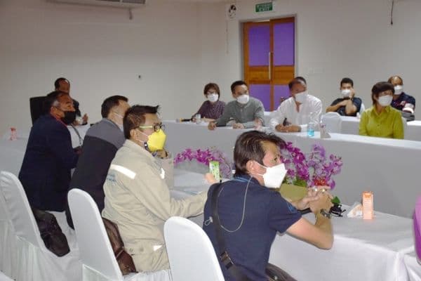 ภาพประกอบข่าว ลำดับที่ 3 จาก ประชุมติดตามการขับเคลื่อนแผนการดำเนินงานก่อสร้างตามแผนงานปรับปรุงระบบไฟฟ้าเป็นเคเบิลใต้ดิน 1 จังหวัด 1 ถนน เพื่อเฉลิมพระเกียรติ