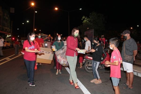 ภาพประกอบข่าว ลำดับที่ 2 จาก มอบของขวัญให้กับเด็กๆในวันคริสมาสต์
