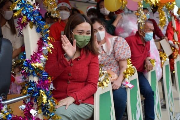 ภาพประกอบข่าว ลำดับที่ 10 จาก มอบของขวัญให้กับเด็กๆในวันคริสมาสต์