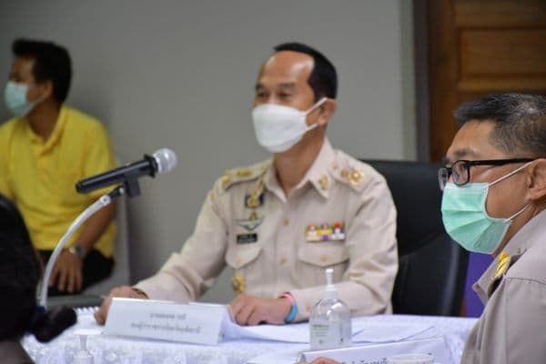 ภาพประกอบข่าว ลำดับที่ 4 จาก ประชุมหารือเพื่อปรับปรุงขอบเขตงานโครงการจัดทำแผน ปฏิบัติการ ด้านการอนุรักษ์และพัฒนาเมืองเก่าอุทัยธานี