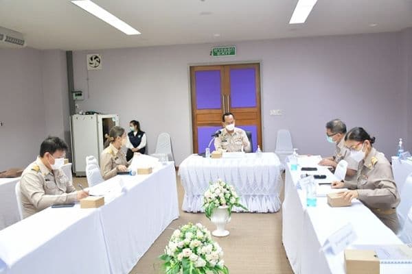 ภาพประกอบข่าว ลำดับที่ 6 จาก ประชุมหารือเพื่อปรับปรุงขอบเขตงานโครงการจัดทำแผน ปฏิบัติการ ด้านการอนุรักษ์และพัฒนาเมืองเก่าอุทัยธานี