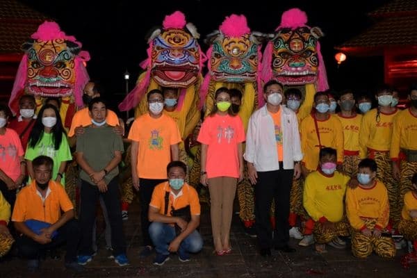 ภาพประกอบข่าว ลำดับที่ 2 จาก งานประเพณีแห่เจ้าพ่อเจ้าแม่เมืองอุทัยธานี ประจำปี 2564-2565