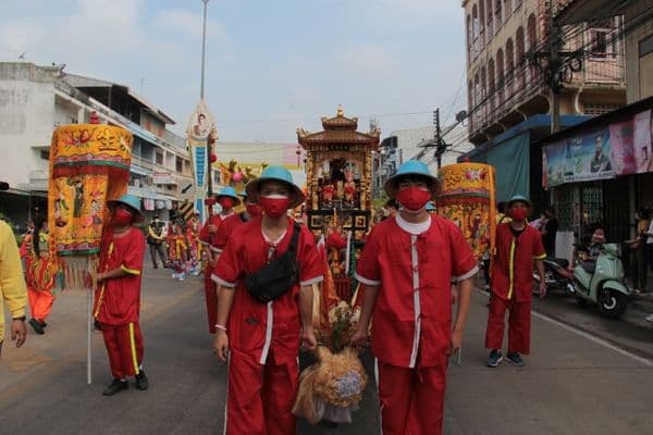 ภาพประกอบข่าว ลำดับที่ 11 จาก งานประเพณีแห่เจ้าพ่อเจ้าแม่เมืองอุทัยธานี ประจำปี 2564-2565