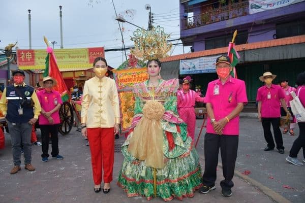 ภาพประกอบข่าว ลำดับที่ 15 จาก งานประเพณีแห่เจ้าพ่อเจ้าแม่เมืองอุทัยธานี ประจำปี 2564-2565