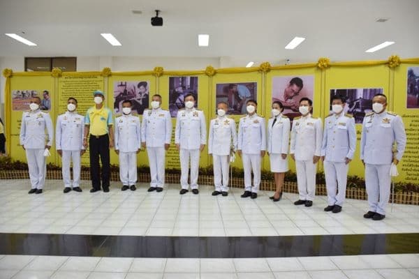 ภาพประกอบข่าว ลำดับที่ 3 จาก พิธีถวายราชสักการะแด่พระบาทสมเด็จพระบรมชนกาธิเบศร มหาภูมิพลอดุลยเดชมหาราช บรมนาถบพิตร พระบิดาแห่งมาตรฐานการช่างไทย