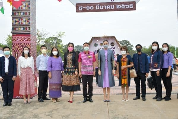 ภาพประกอบข่าว ลำดับที่ 3 จาก งานมหกรรมของดี วิถีสตรี เมืองอู่ไท เนื่องในวันสตรีสากล ประจำปี 2565