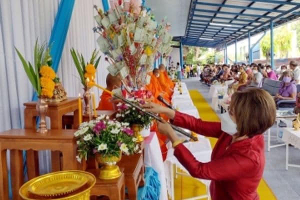 ภาพประกอบข่าว ลำดับที่ 2 จาก ทำบุญครบรอบ 60 ปี โรงเรียนเทศบาลบ้านปากกะบาด