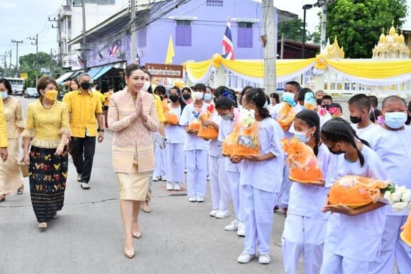 ภาพประกอบข่าว ลำดับที่ 2 จาก เทศบาลเมืองอุทัยธานีจัดงานประเพณีแห่เทียนพรรษา เนื่องในวันเข้าพรรษา ประจำปี 2565