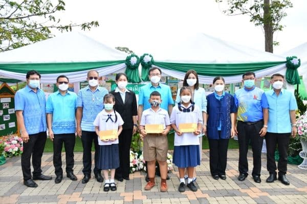 ภาพประกอบข่าว ลำดับที่ 4 จาก กิจกรรมปวงประชาร่วมใจ คืนน้ำใสให้แผ่นดิน ภายใต้โครงการและกิจกรรมเฉลิมพระเกียรติสมเด็จพระนางเจ้าสิริกิต์ พระบรมราชินีนาถ พระบรมราชชนนีพันปีหลวง