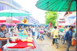 ตลาดริมน้ำลานสะแกกรัง